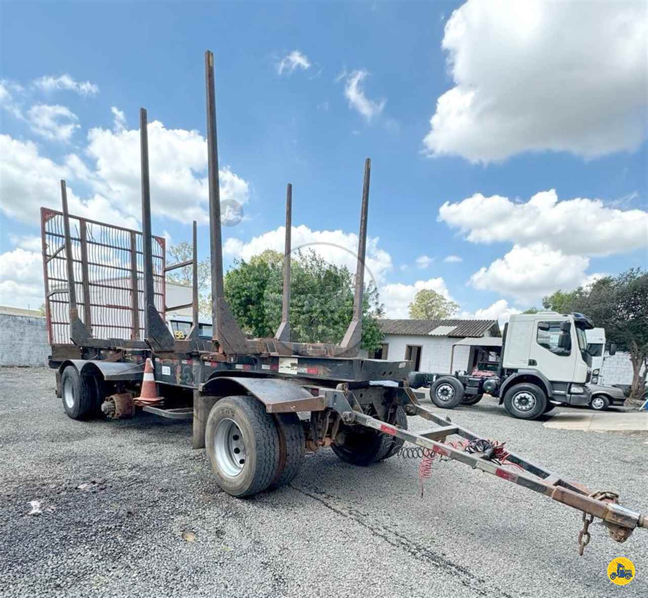 CAMINHAO VOLVO VOLVO VM 330 Chassis BiTruck 8x4 TRW Caminhões  CAMPINAS SÃO PAULO SP